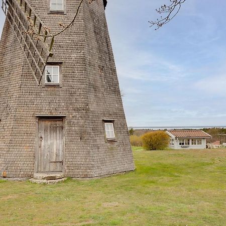 Villa Unikt Boende I En Oelaendsk Kvarn Färjestaden Exterior foto